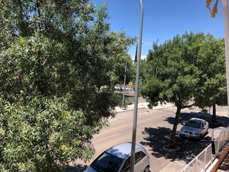 Vut El Parque -Con Piscina En Verano - Aparcamiento En Calle Y Parking Gratis En El Centro Ciudad Real Eksteriør billede
